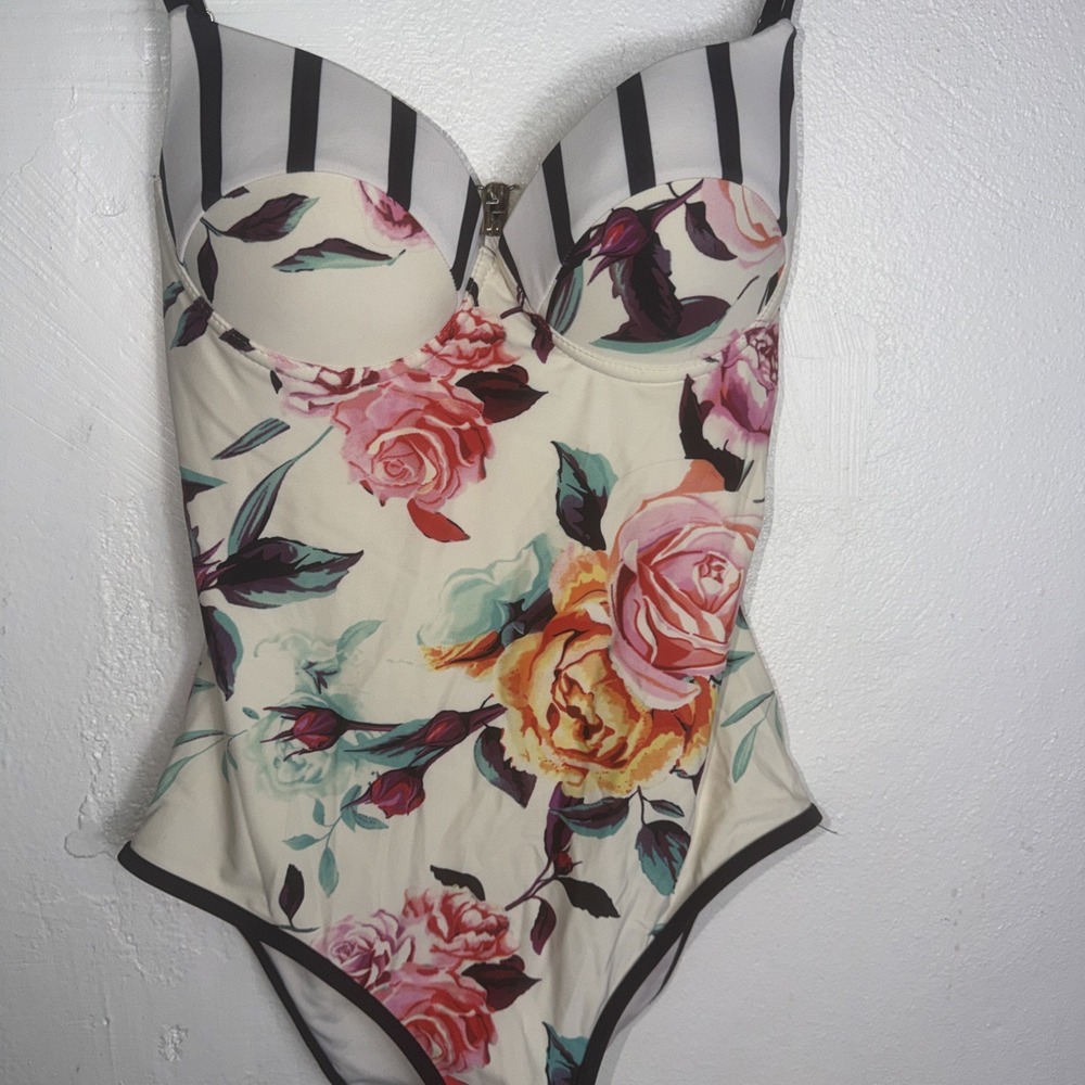 Cupshe One Piece Multicolor Floral And Stripes‎ Swimsuit S - Picture 4 of 7